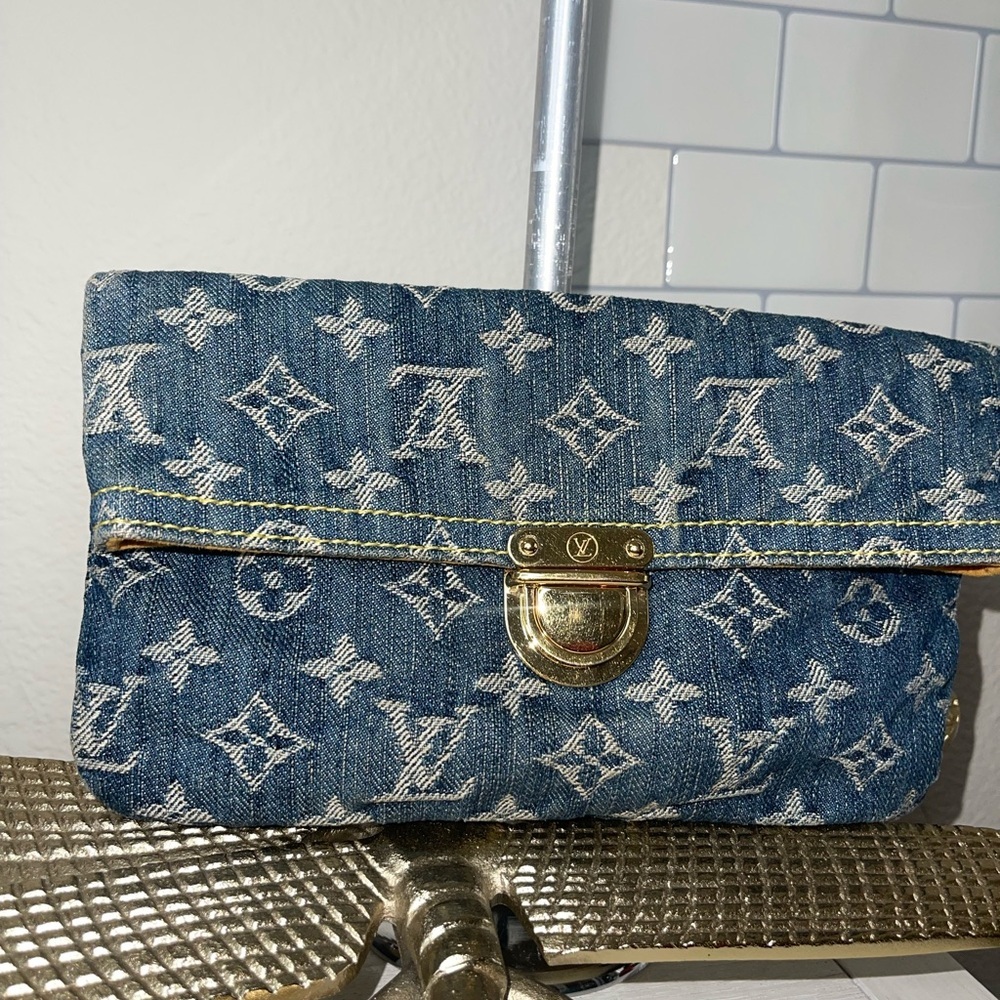 TGIF Pop Up Sales ππππ - Picture 7 of 16